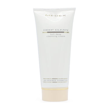 Deep pore cleanser suitable for all skin types that naturally nourishes skin and helps it maintain a soft, velvet-like texture.