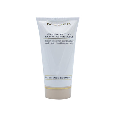 Day cream is pure, fresh cream that provides a soft, smooth feel for normal, combination and less troublesome skin.