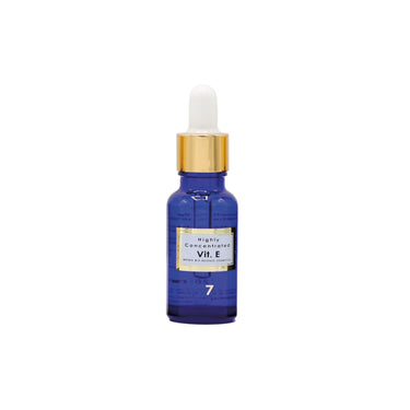This Vitamin E serum smooths and improves skin texture while calming your complexion. It revitalizes damaged skin and protects against UV damage, making it ideal for all skin types, especially aging skin.