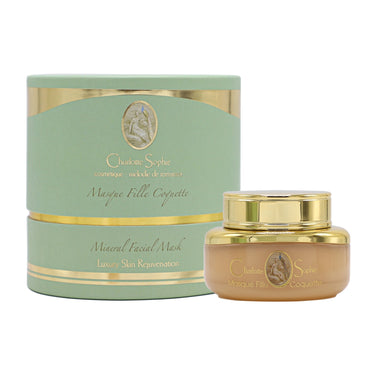 Masque Fille Coquette is a mineral facial mask that combats the signs of aging caused by UV-A with its gemstone extract with Manganese, two red algae extracts, and Caviar extract.