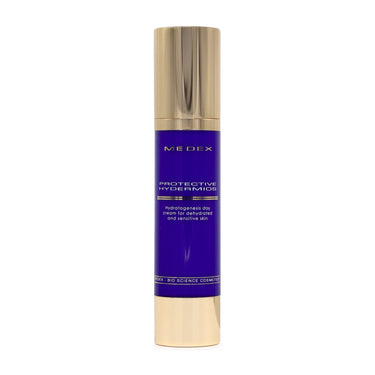 Protective day cream helps keep skin soft and supple while balancing moisture levels. Ideal for those with dehydrated skin.