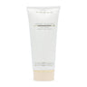 Deep pore cleanser suitable for all skin types that naturally nourishes skin and helps it maintain a soft, velvet-like texture.