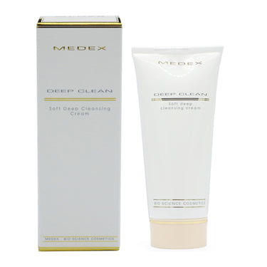Deep pore cleanser suitable for all skin types that naturally nourishes skin and helps it maintain a soft, velvet-like texture.